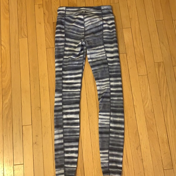 Yoga pants - Picture 2 of 3